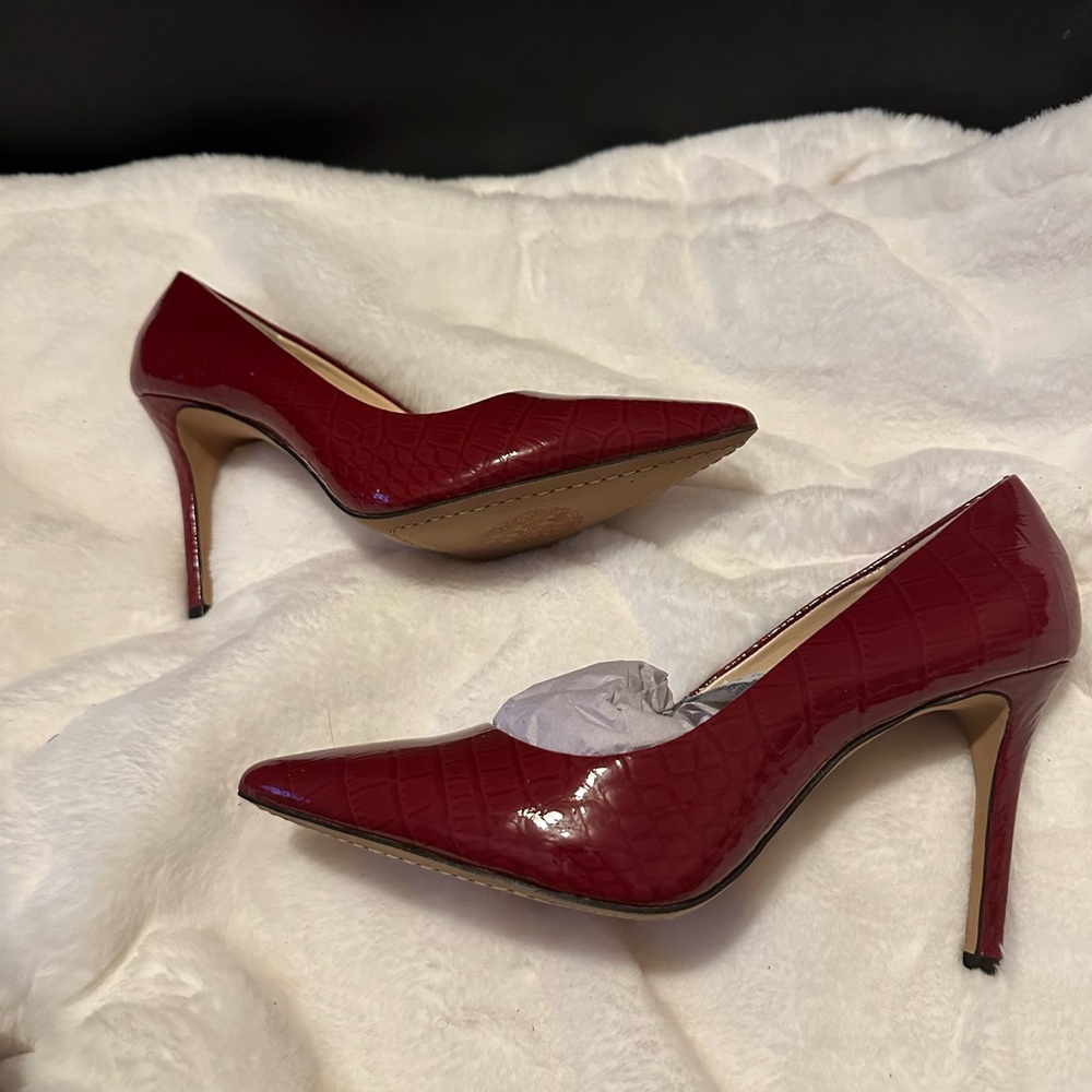 Vince camuto heels beautiful red brand new
